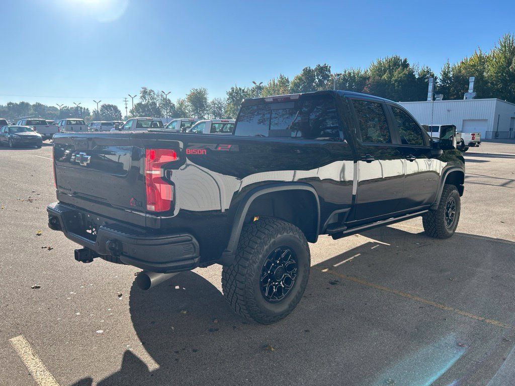 Used 2025 Chevrolet Silverado 2500 ZR2 w/ ZR2 Bison Edition AWD/4WD image 3