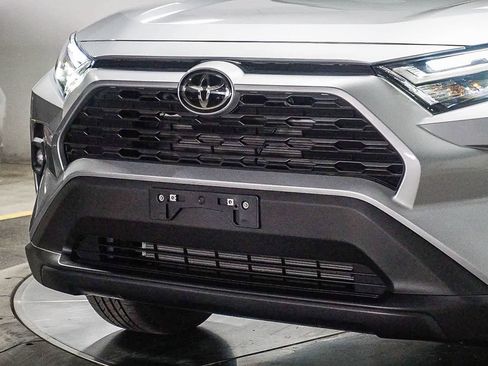 Certified 2025 Toyota RAV4 XLE Premium image 5