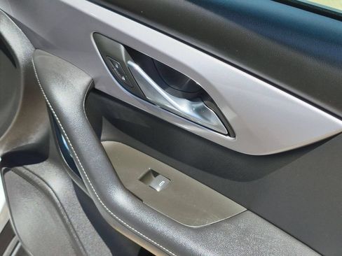 Used 2025 Chevrolet Blazer LT FWD image 32
