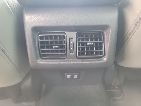 Used 2025 Toyota Camry SE w/ Convenience Package FWD image 15
