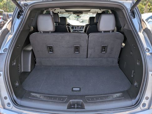 Used 2023 Buick Enclave Avenir w/ Avenir Technology Package FWD image 18