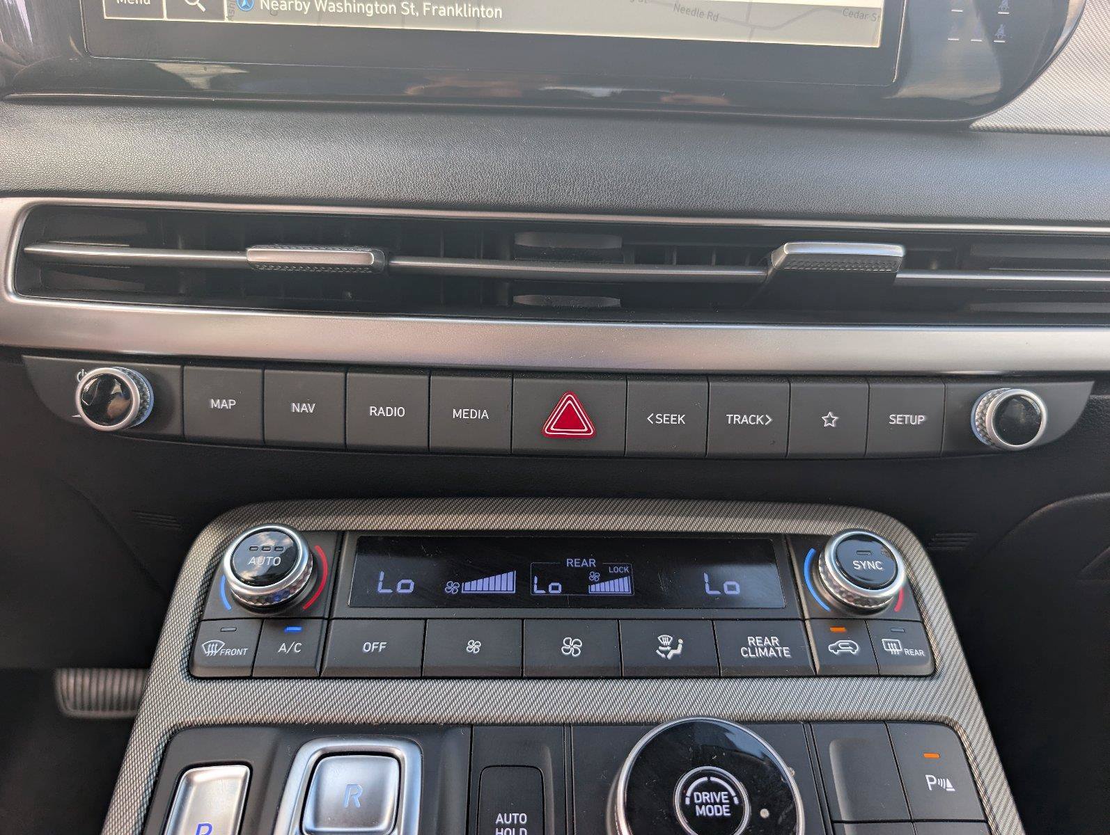 Used 2024 Hyundai Palisade SEL FWD image 17