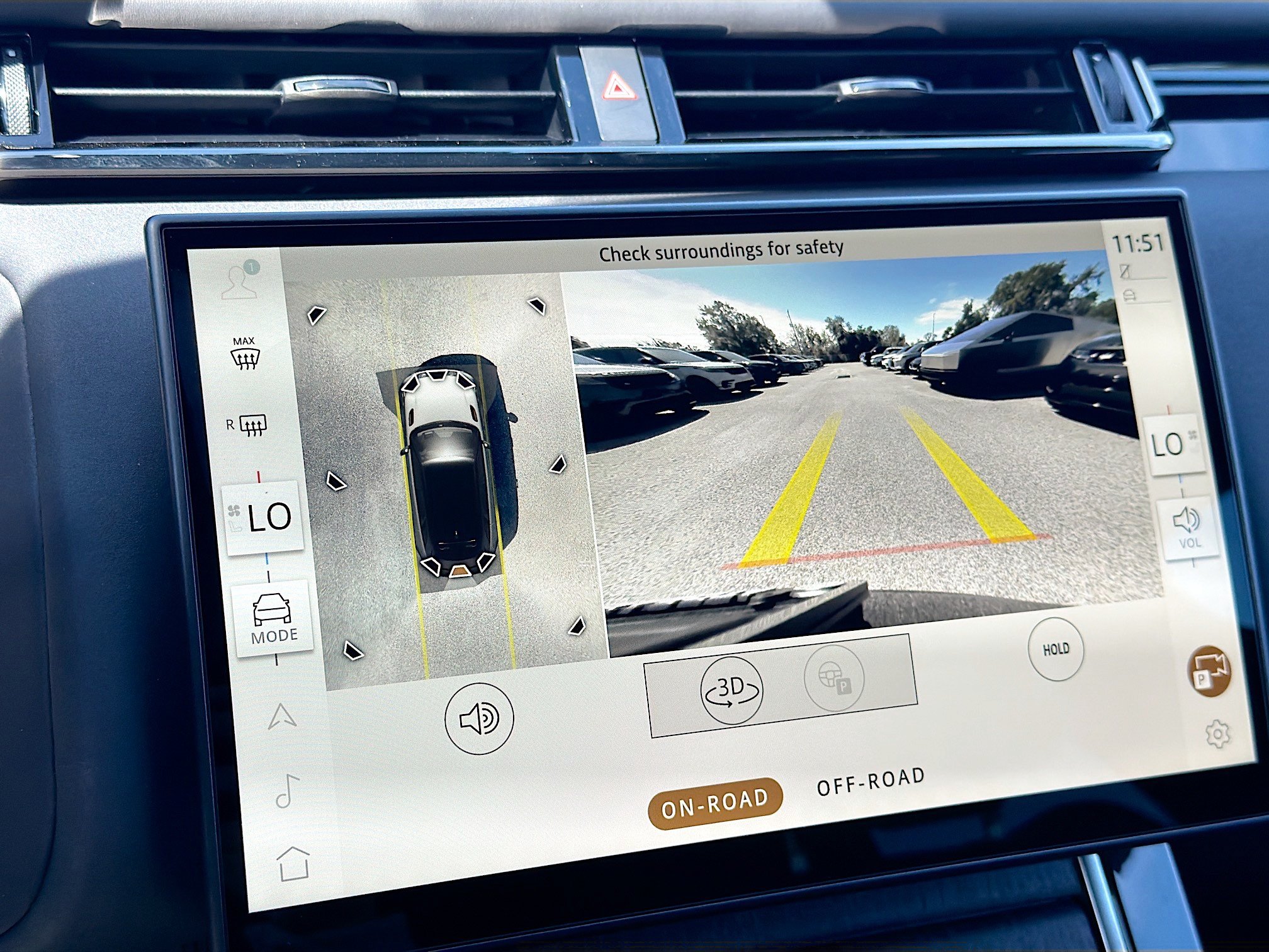 New 2026 Land Rover Range Rover Velar Dynamic SE AWD/4WD image 32