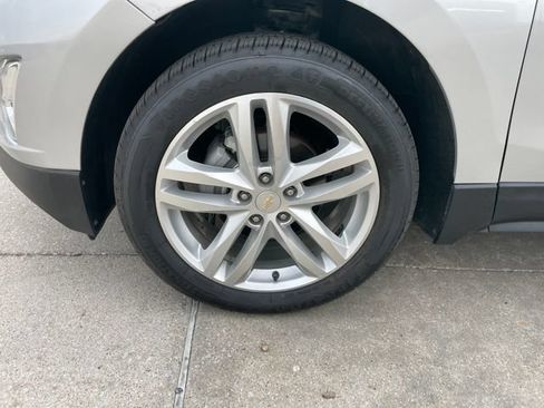 Used 2021 Chevrolet Equinox Premier AWD/4WD image 41