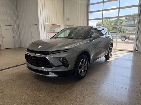 Used 2024 Chevrolet Blazer LT w/ LPO, Floor Liner Package FWD image 2