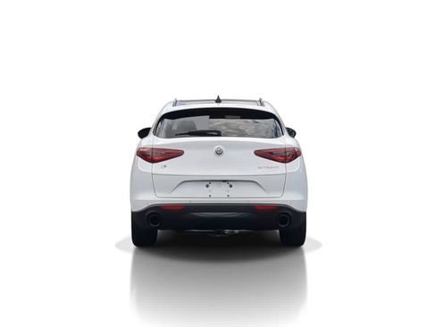 Used 2023 Alfa Romeo Stelvio Sprint AWD/4WD image 7