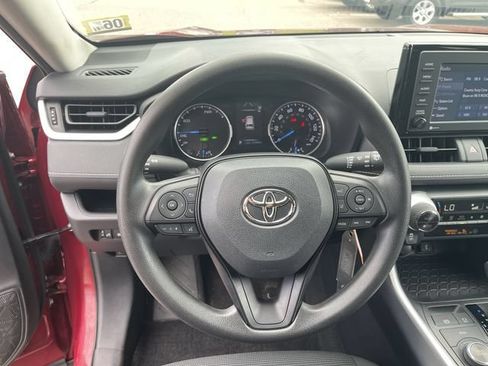 Used 2020 Toyota RAV4 LE AWD/4WD image 15