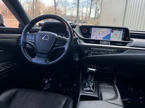 Used 2019 Lexus ES 350 w/ Premium Package image 16