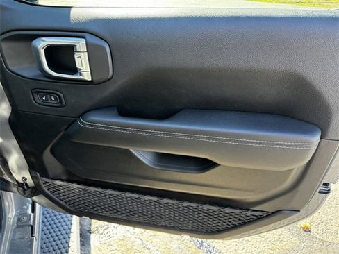Used 2021 Jeep Wrangler Unlimited Sahara image 13