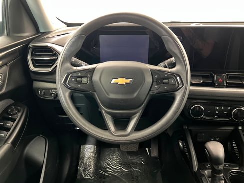 Used 2024 Chevrolet TrailBlazer LT FWD image 13