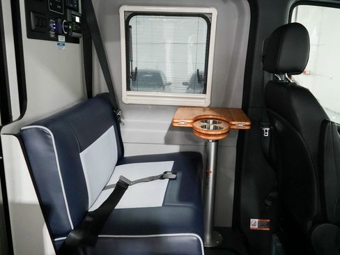 Used 2021 Mercedes-Benz Sprinter 2500 image 18