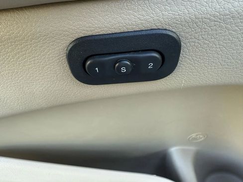 Used 2018 Jeep Grand Cherokee Limited image 19