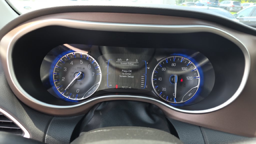 Used 2024 Chrysler Voyager LX FWD image 14