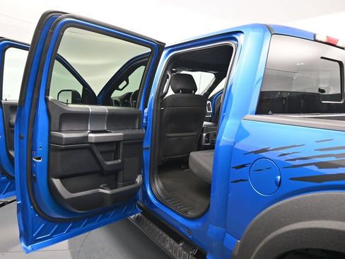 Used 2019 Ford F150 XLT w/ Equipment Group 302A Luxury AWD/4WD image 16