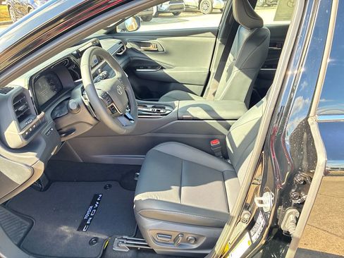 New 2025 Toyota Crown Signia image 15
