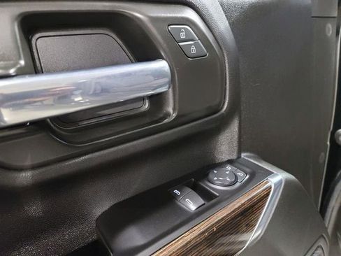 Used 2022 GMC Sierra 3500 SLE w/ SLE Convenience Package image 9