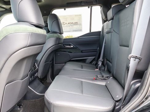 New 2026 Lexus GX 550 AWD/4WD image 19