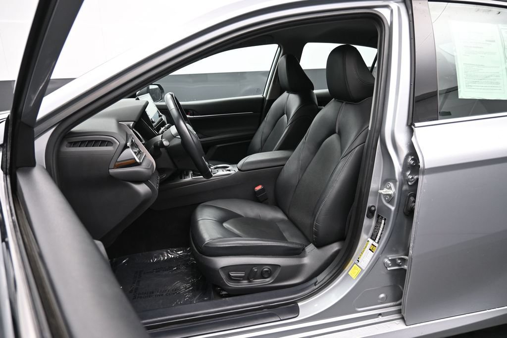 Used 2021 Toyota Camry XLE FWD image 21