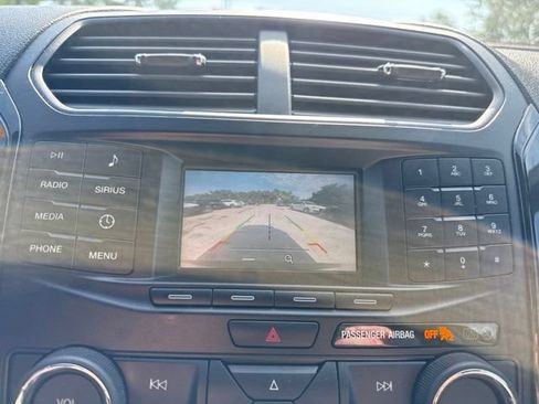 Used 2018 Ford Explorer FWD image 14