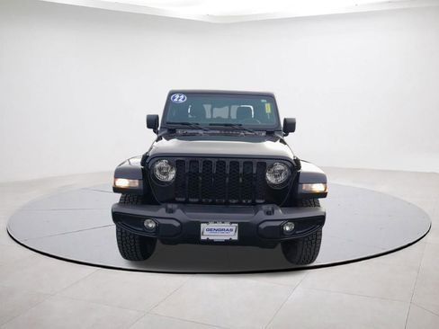 Used 2022 Jeep Gladiator Sport image 2