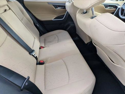 Used 2021 Toyota RAV4 XLE image 18