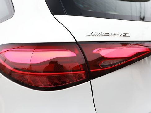 Used 2025 Mercedes-Benz GLC 43 AMG 4MATIC image 32