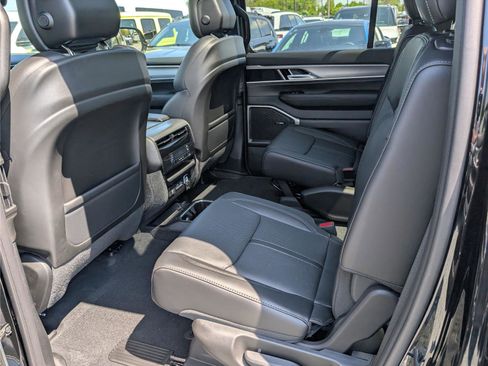 New 2026 Jeep Grand Wagoneer 4WD image 13