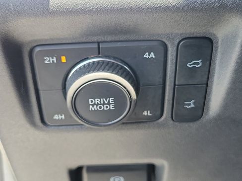 Used 2025 Ford Expedition Platinum AWD/4WD image 16