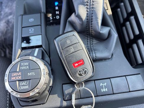 Used 2025 Toyota 4Runner SR5 image 22