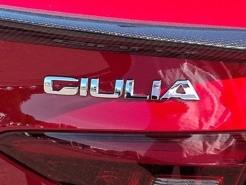 Used 2018 Alfa Romeo Giulia Ti Sport w/ Quick Order Package 22S Sport AWD/4WD image 30