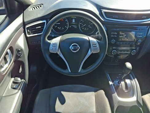 Used 2016 Nissan Rogue SV AWD/4WD image 12