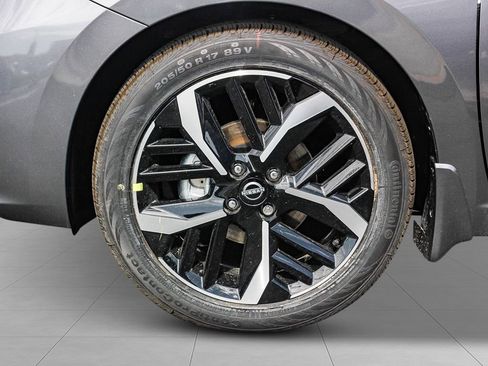 New 2025 Nissan Versa SR w/ Trunk Package image 7