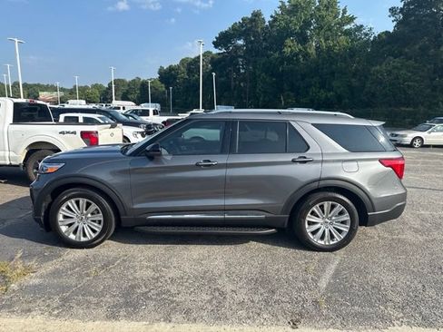 Used 2024 Ford Explorer Limited w/ Limited Technology Package RWD image 5