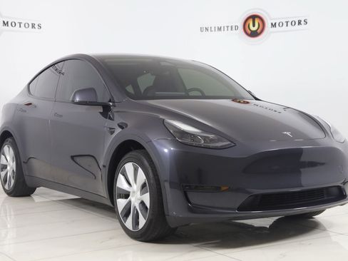 Used 2024 Tesla Model Y Long Range RWD image 21