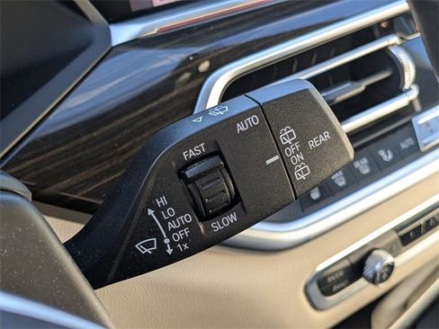 Used 2019 BMW X5 xDrive50i w/ M Sport Package image 28