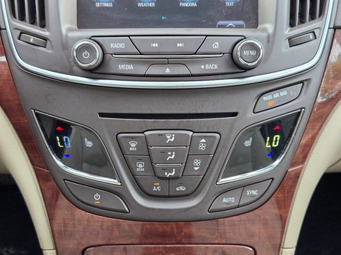 Used 2016 Buick Regal Premium FWD image 18