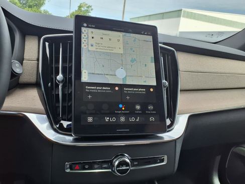 New 2026 Volvo XC90 B6 Plus w/ Protection Package Premier image 15