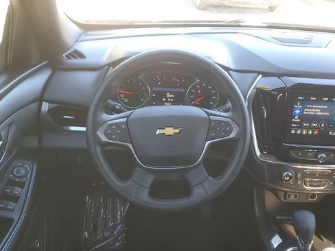 Used 2023 Chevrolet Traverse LT image 21