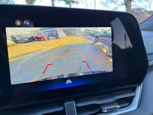 Used 2025 Chevrolet Equinox LT image 17