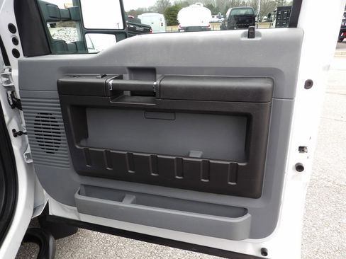 Used 2015 Ford F550 2WD Regular Cab Super Duty w/ Power Equipment Group image 28