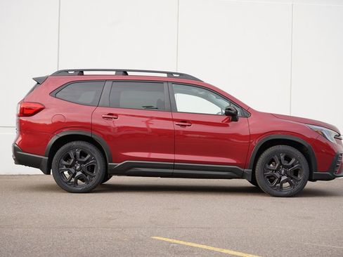 Used 2023 Subaru Ascent Onyx Edition image 2