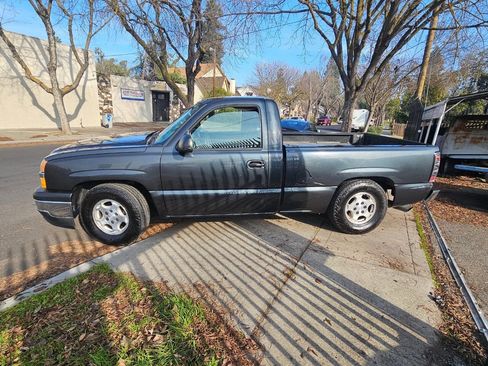 Used 2004 Chevrolet Silverado 1500 2WD Regular Cab image 12