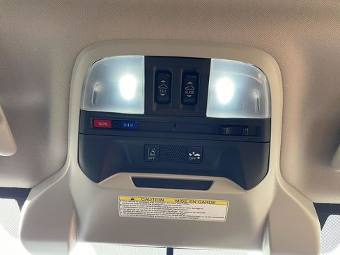 Used 2019 Subaru Crosstrek 2.0i Premium image 6