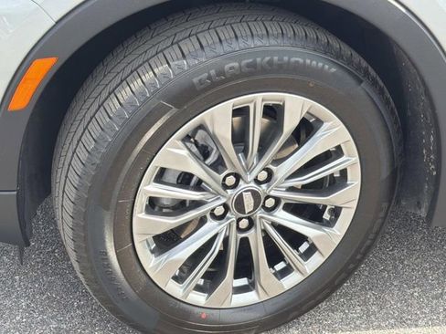 Used 2024 Cadillac XT4 Premium Luxury image 14