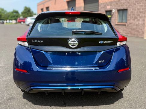 Used 2018 Nissan Leaf SV w/ SV Technology Package FWD image 6