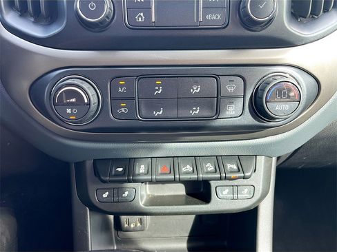 Used 2021 Chevrolet Colorado Z71 w/ Z71 Midnight Edition image 15