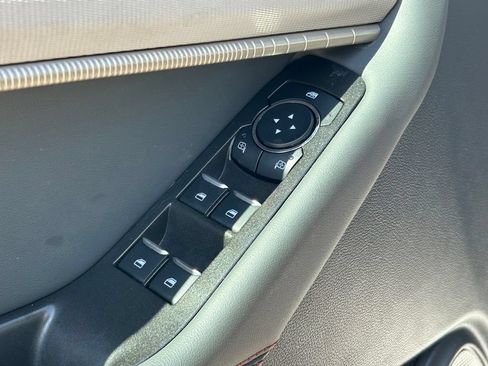 Used 2025 Ford Explorer Active w/ Active Comfort Package RWD image 24