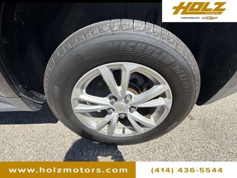 Used 2017 Chevrolet Equinox LS AWD/4WD image 30