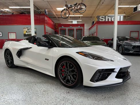 Used 2023 Chevrolet Corvette Stingray Premium Conv w/ Z51 Performance Package RWD image 8