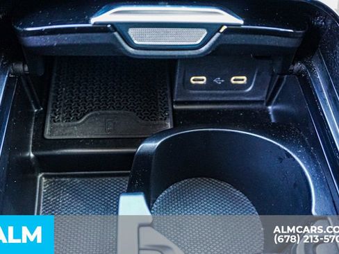 Used 2025 Mercedes-Benz C 300 Sedan image 41